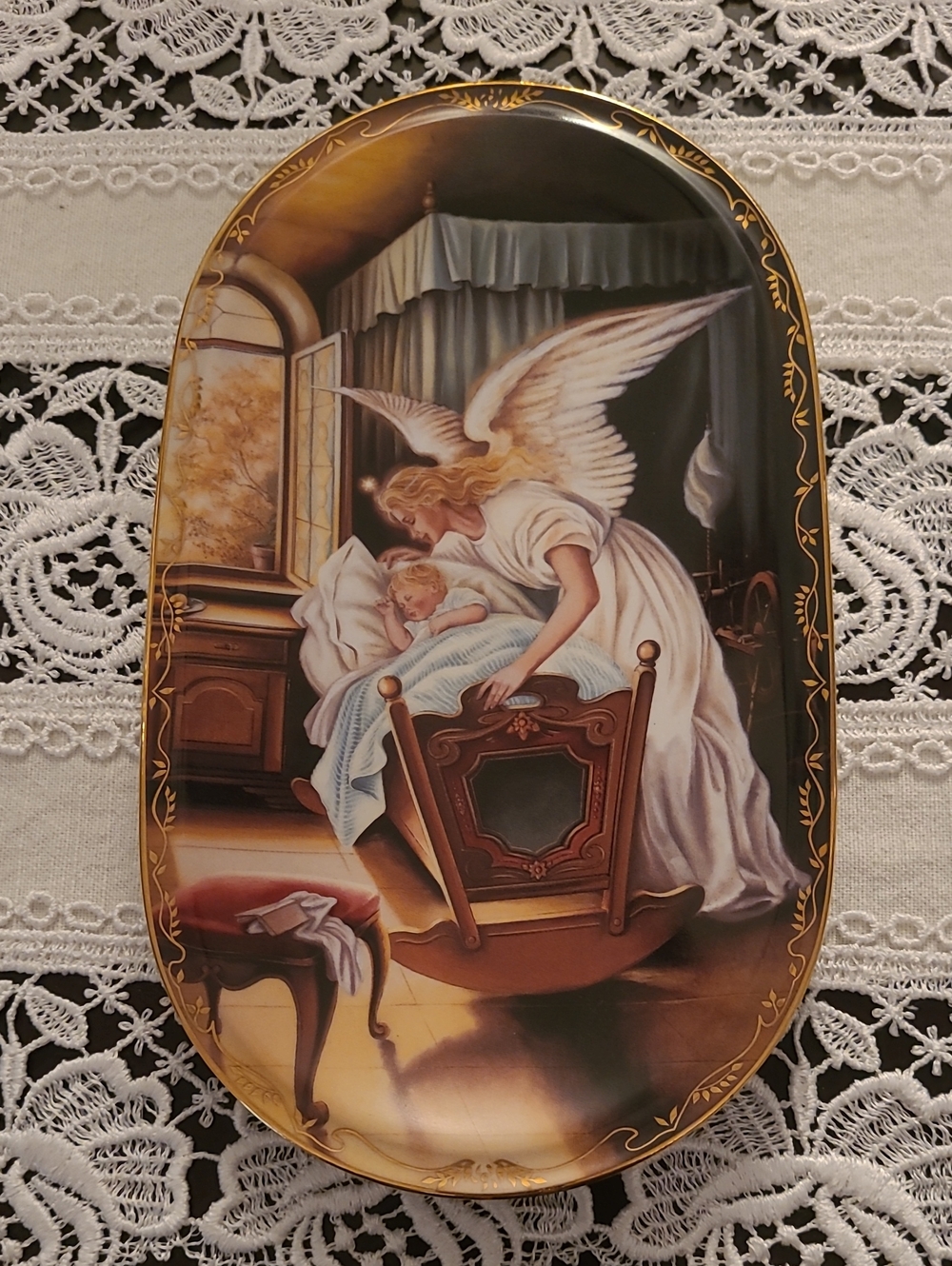 Vintage 1995 Bradex Annaburg Guardian Angel Oval Plate no chips